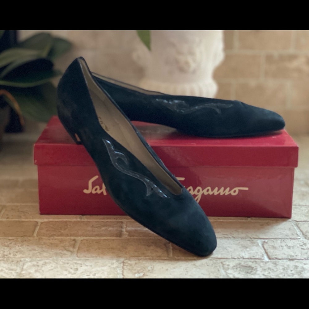 NWOB FERRAGAMO Suede Flats With Decorative Scroll, 9AA